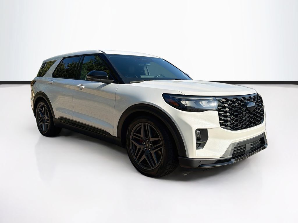 Used 2025 Ford Explorer ST AWD/4WD image 3