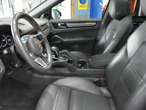 Used 2020 Porsche Cayenne S w/ Premium Package AWD/4WD image 33