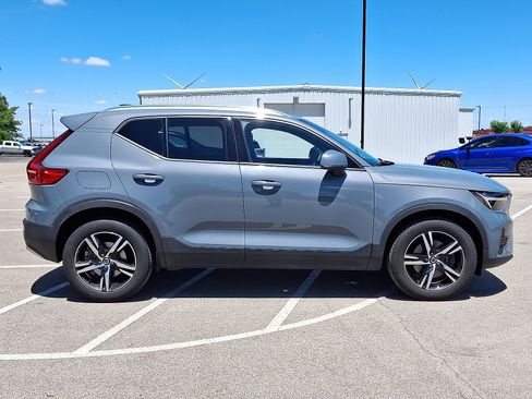 Used 2023 Volvo XC40 B5 Core AWD/4WD image 26