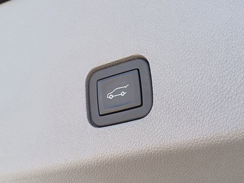 Used 2025 Cadillac XT6 Premium Luxury w/ LPO, Floor Liner Package AWD/4WD image 11