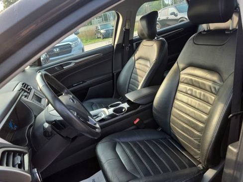 Used 2013 Ford Fusion SE FWD image 18