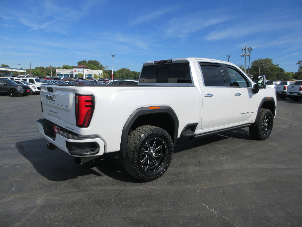 Used 2024 GMC Sierra 3500 Denali Ultimate AWD/4WD image 5