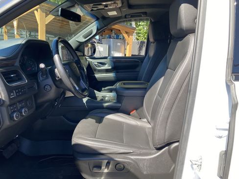 Used 2021 Chevrolet Tahoe Z71 w/ Luxury Package AWD/4WD image 13