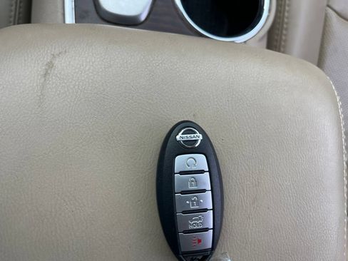 Used 2017 Nissan Pathfinder Platinum FWD image 32
