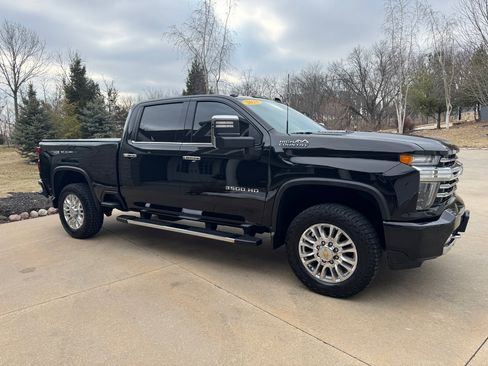 Used 2021 Chevrolet Silverado 3500 High Country w/ Z71 Off-Road Package image 9
