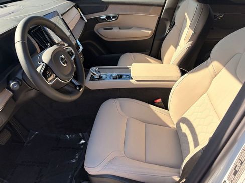 New 2026 Volvo XC90 T8 Plus w/ Protection Package image 5