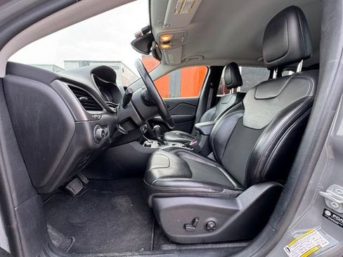 Used 2021 Jeep Cherokee Latitude Plus AWD/4WD image 10