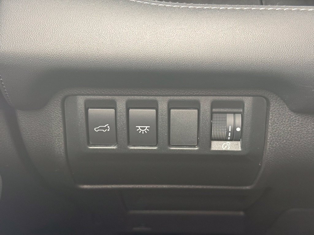 Used 2023 Subaru Ascent Limited AWD/4WD image 12