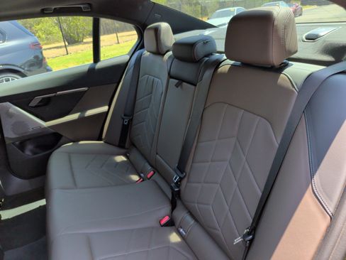 Used 2026 BMW i5 eDrive40 RWD image 39