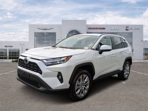 Used 2025 Toyota RAV4 XLE Premium w/ Weather Package AWD/4WD image 5