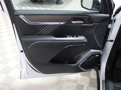 New 2026 GMC Acadia Denali w/ Super Cruise Package AWD/4WD image 19