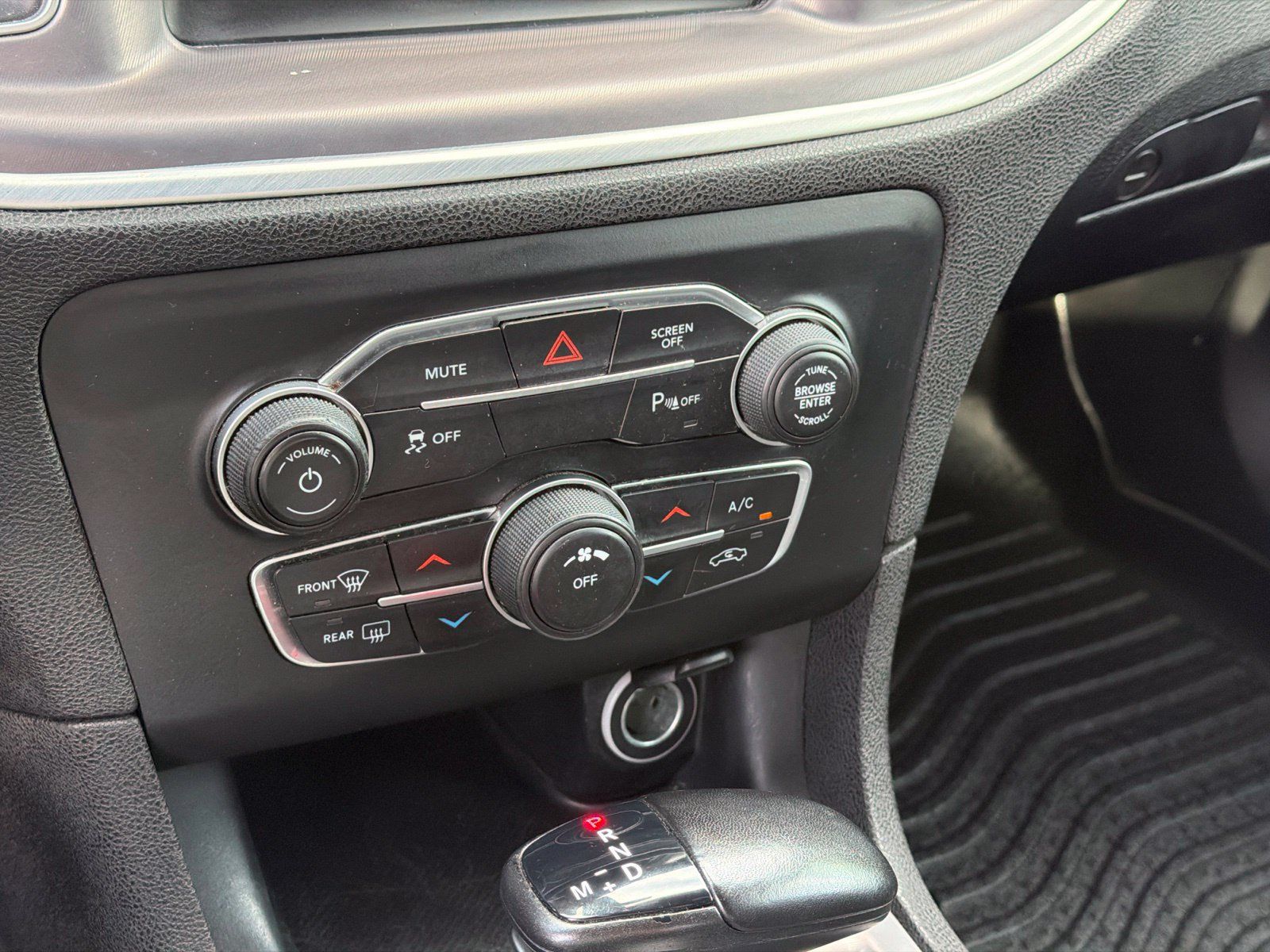 Used 2022 Dodge Charger SXT RWD image 23
