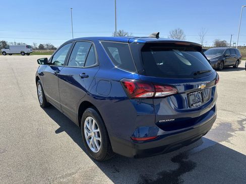 Used 2022 Chevrolet Equinox LS image 3