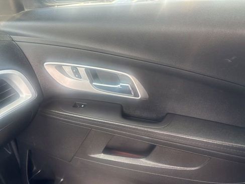 Used 2017 Chevrolet Equinox LT w/ Convenience Package FWD image 24