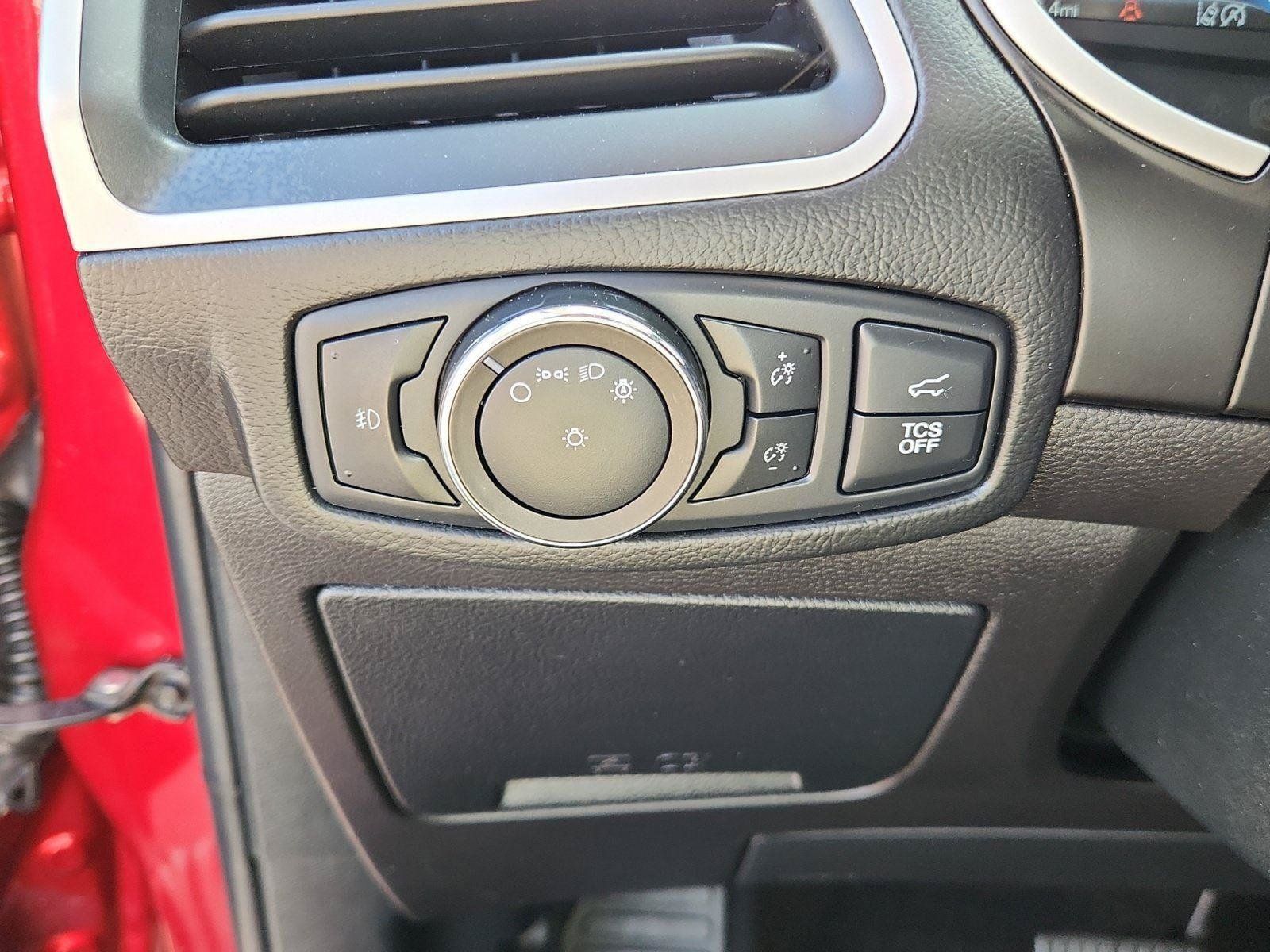 Used 2019 Ford Edge SEL w/ Equipment Group 201A AWD/4WD image 18
