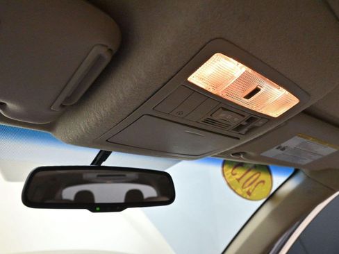 Used 2013 Toyota Highlander Limited FWD image 25