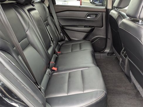 Used 2023 Nissan Rogue SL w/ SL Premium Package image 31