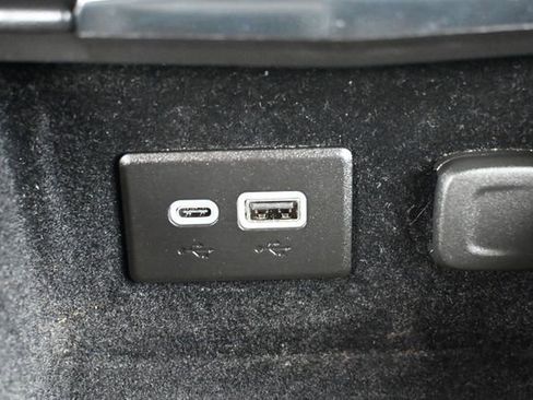 Used 2024 Cadillac XT4 Premium Luxury image 30