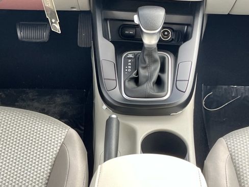 New 2025 Kia Soul LX w/ LX Technology Package FWD image 16