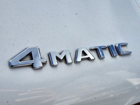 Used 2020 Mercedes-Benz GLC 300 4MATIC image 38