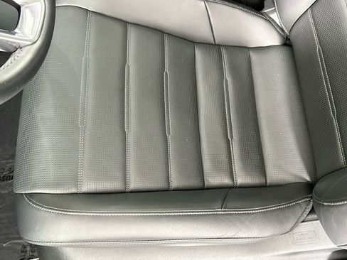 Used 2025 Honda CR-V EX-L image 19