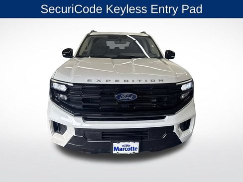 Used 2025 Ford Expedition Active AWD/4WD image 9