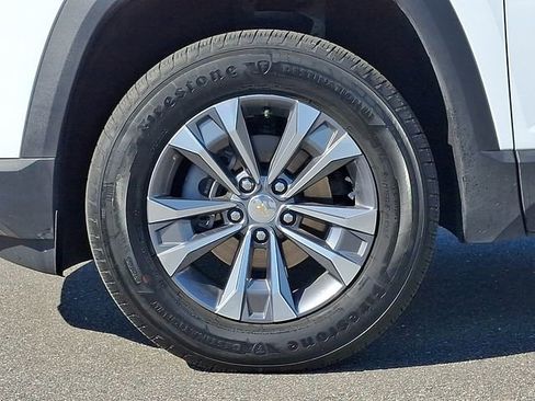 Used 2026 Chevrolet Equinox LT FWD image 8
