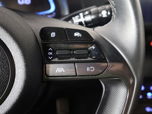 Used 2025 Hyundai Elantra Sport FWD image 37
