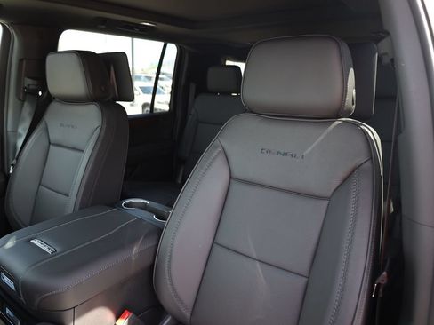 New 2026 GMC Yukon XL Denali w/ Denali Reserve Package AWD/4WD image 18