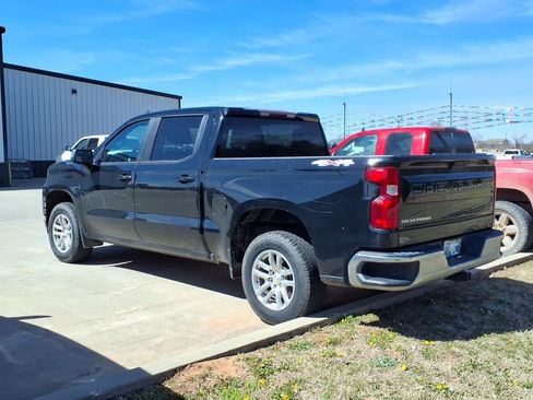 Used 2021 Chevrolet Silverado 1500 LT image 2