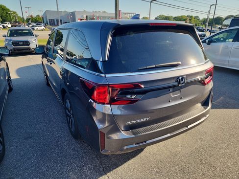 New 2026 Honda Odyssey EX-L image 3