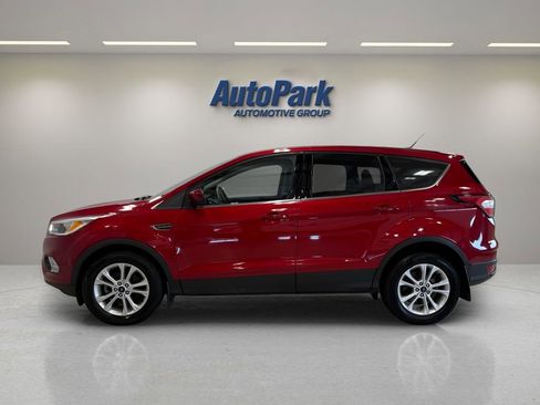 Used 2017 Ford Escape SE image 4