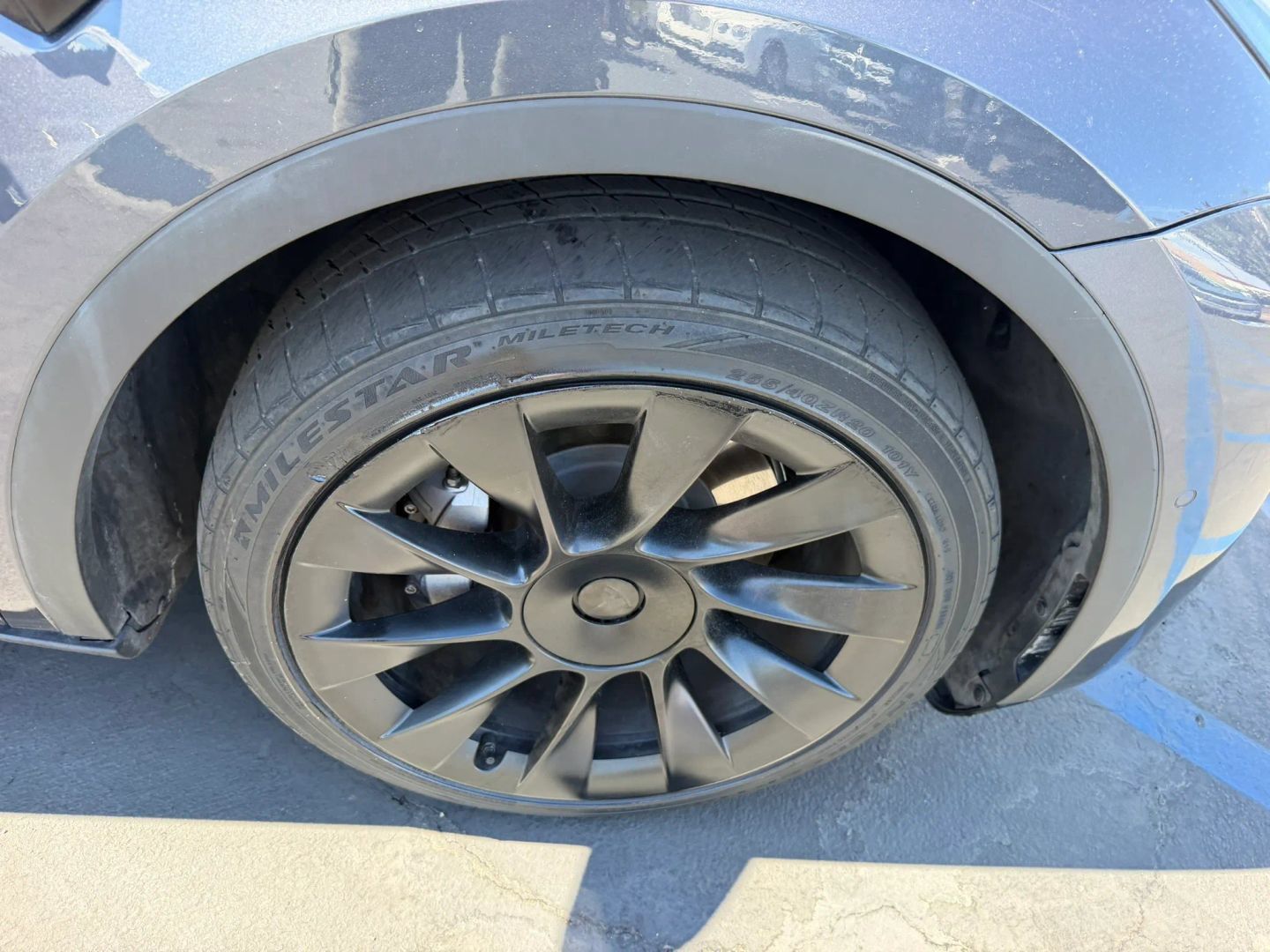 Used 2021 Tesla Model Y Long Range AWD/4WD image 29