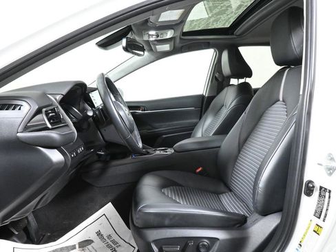 Used 2023 Toyota Camry SE w/ Cold Weather Package image 3