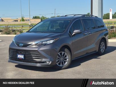 Used 2022 Toyota Sienna XLE