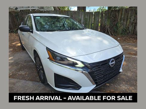 Used 2025 Nissan Altima 2.5 SV image 1