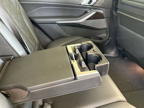 Used 2025 BMW X7 xDrive40i image 34