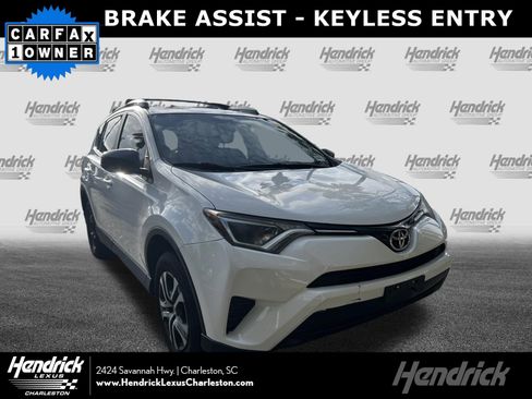 Used 2016 Toyota RAV4 LE image 1