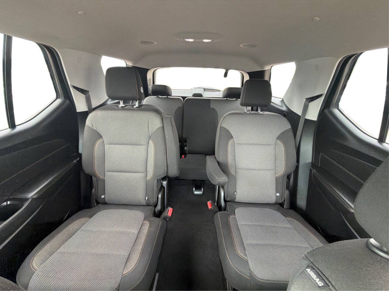 Used 2018 Chevrolet Traverse LT w/ LPO, 'HIT The Road' Package FWD image 13