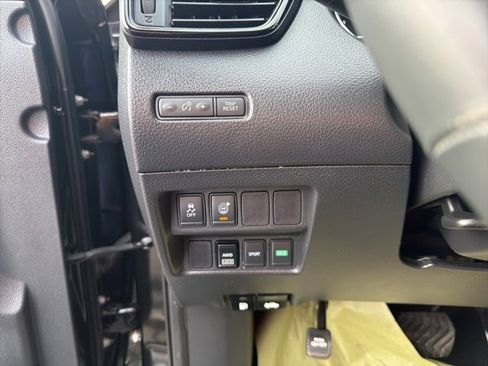 Used 2017 Nissan Rogue SV image 23