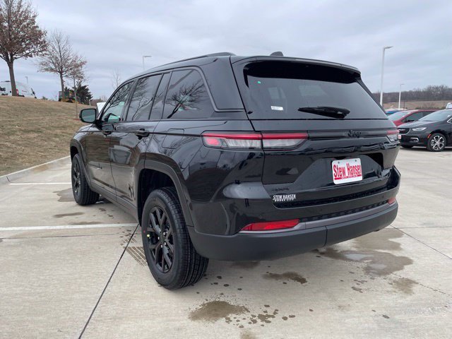 New 2026 Jeep Grand Cherokee Altitude AWD/4WD image 3