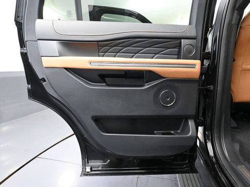 Used 2024 Ford Expedition Platinum AWD/4WD image 40