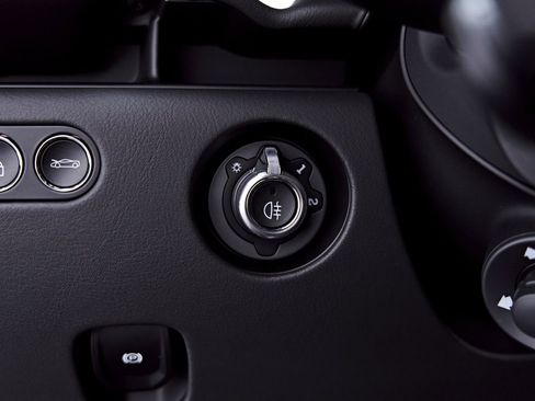 Used 2026 McLaren Artura RWD image 67