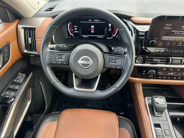 Used 2024 Nissan Pathfinder Platinum AWD/4WD image 16