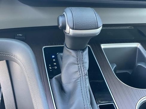Used 2022 Toyota Sienna XLE w/ XLE Plus Package FWD image 17