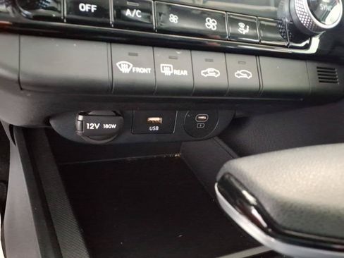 Used 2025 Hyundai Elantra Hybrid FWD image 24