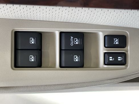 Used 2014 Subaru Legacy 2.5i Limited w/ Popular Package #2 image 16