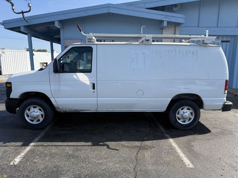 Used 2009 Ford E-350 and Econoline 350 Super Duty image 2