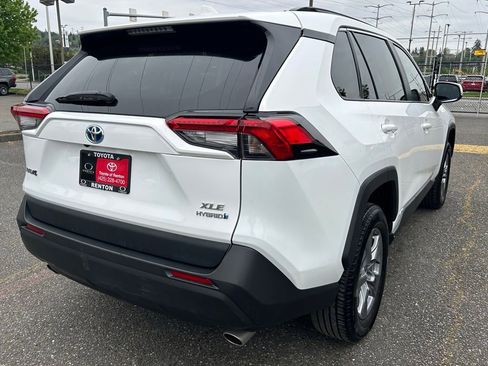 Used 2022 Toyota RAV4 XLE AWD/4WD image 7