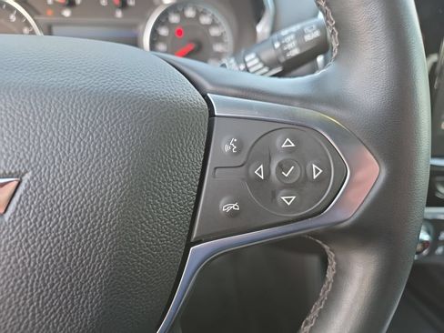 Used 2023 Chevrolet Traverse LT AWD/4WD image 18